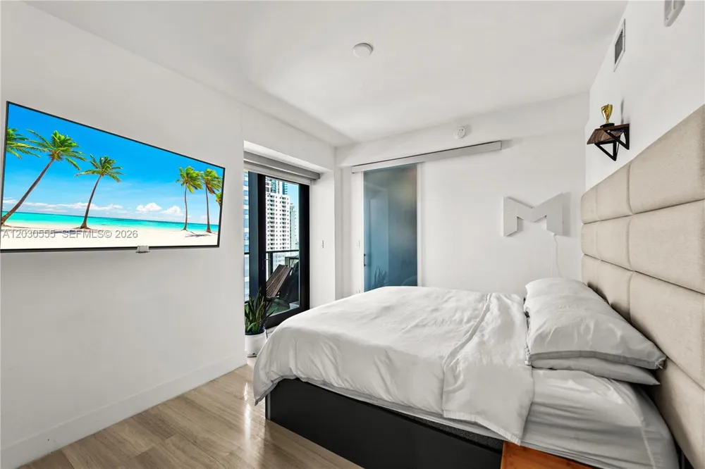 1451 Brickell Ave #1706 Miami, FL 33131