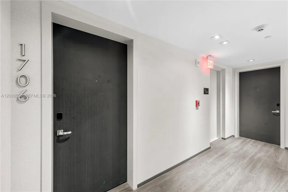 1451 Brickell Ave #1706 Miami, FL 33131