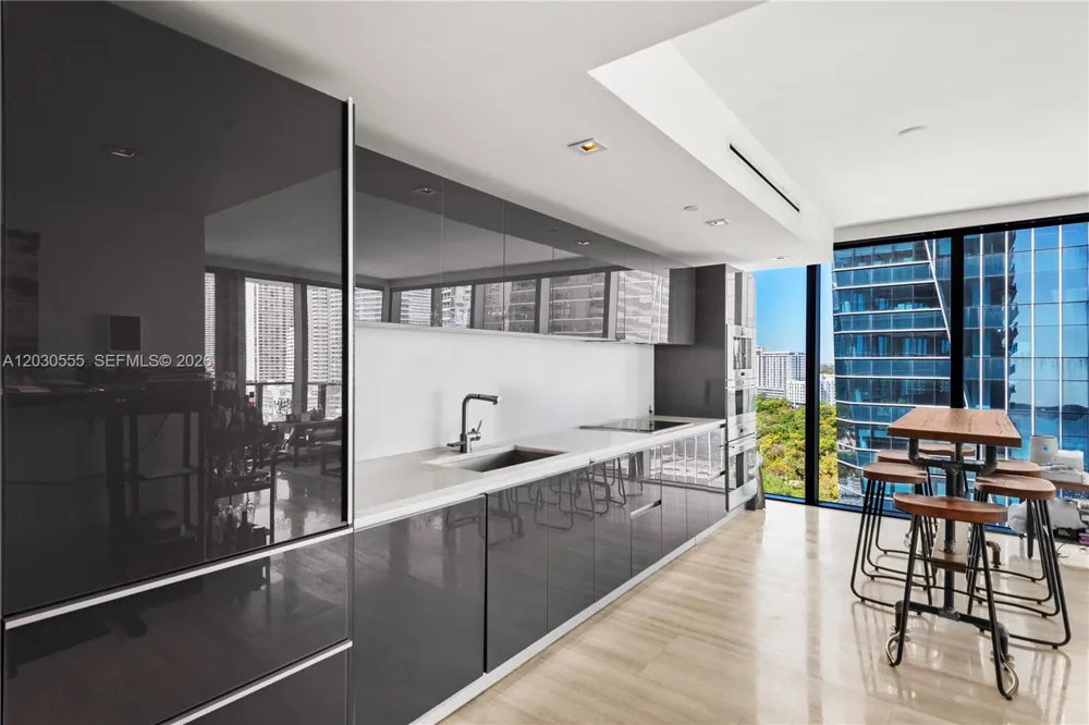 1451 Brickell Ave #1706 Miami, FL 33131