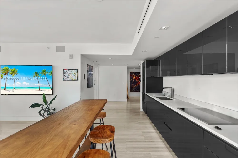 1451 Brickell Ave #1706 Miami, FL 33131