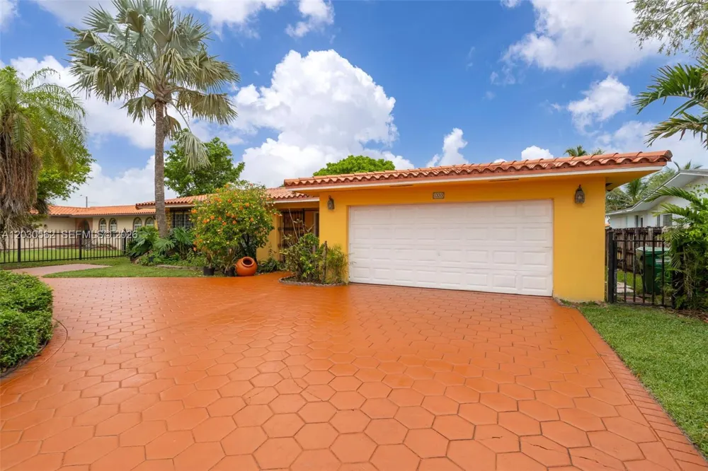 1320 SW 84th Ave Miami, FL 33144