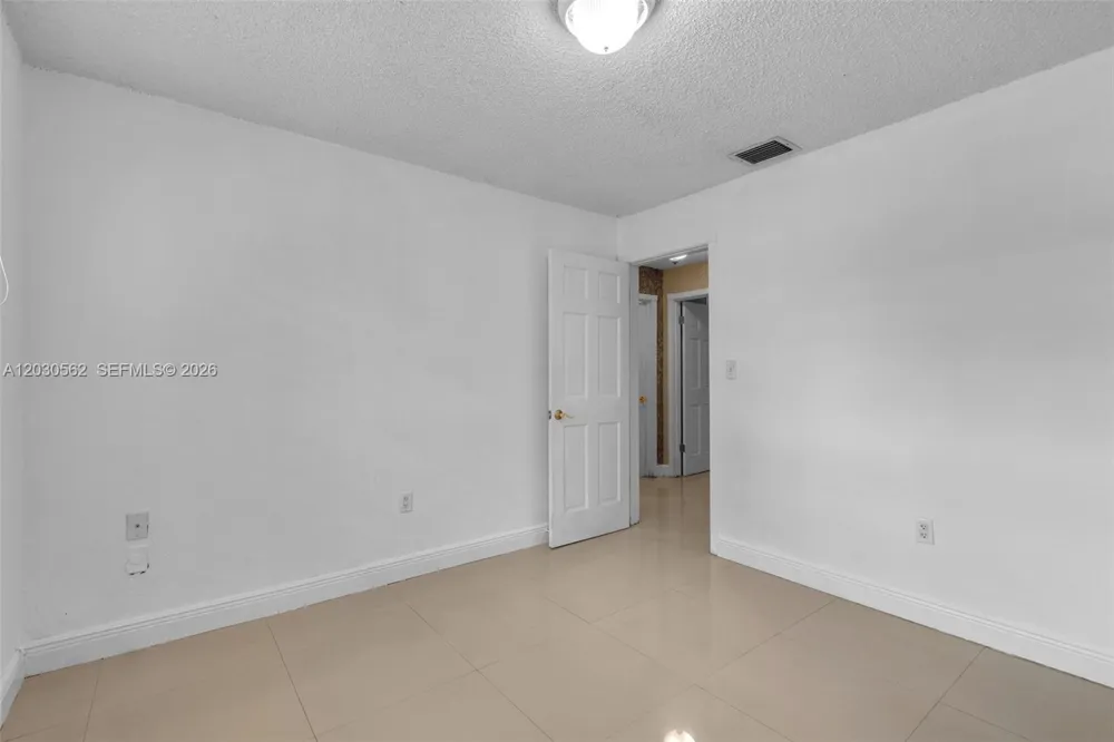 1320 SW 84th Ave Miami, FL 33144