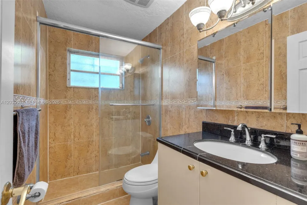 1320 SW 84th Ave Miami, FL 33144