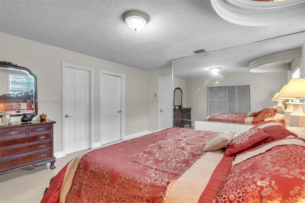 1320 SW 84th Ave Miami, FL 33144