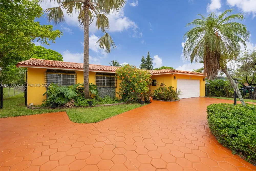 1320 SW 84th Ave Miami, FL 33144