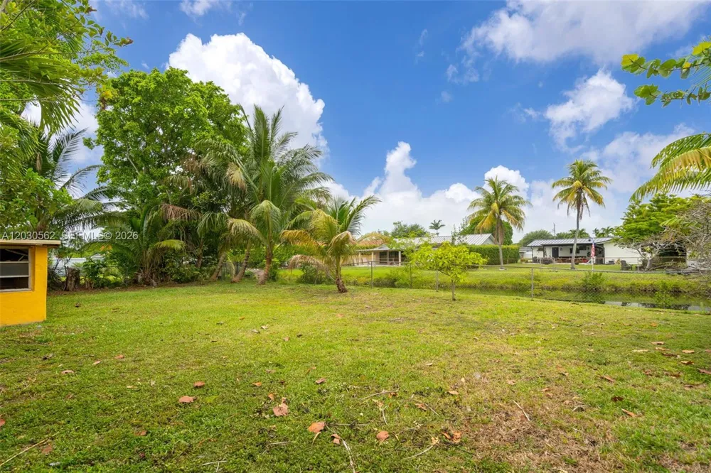 1320 SW 84th Ave Miami, FL 33144
