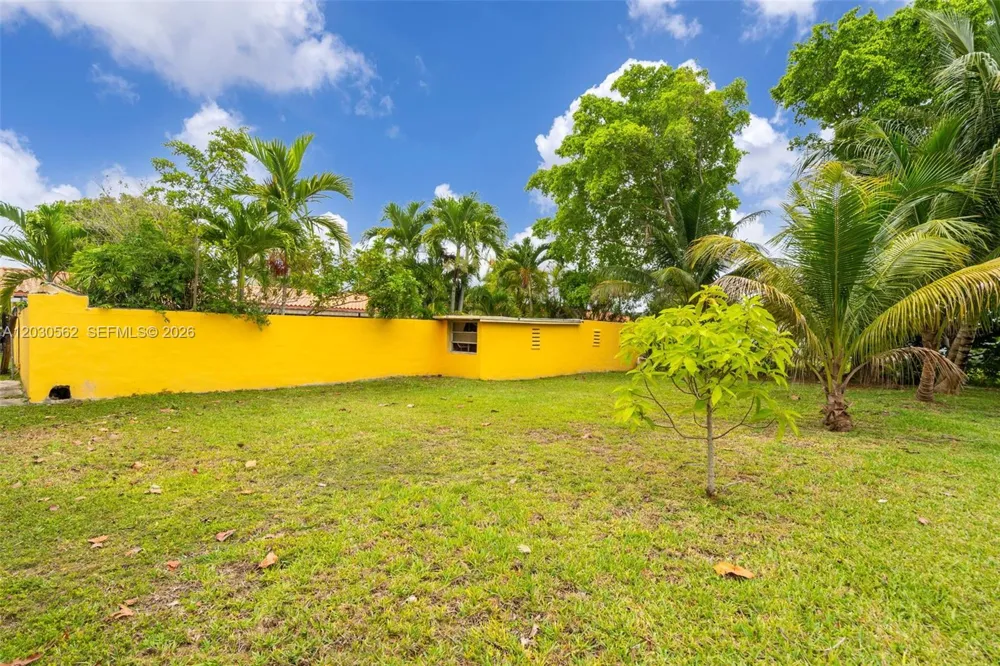 1320 SW 84th Ave Miami, FL 33144