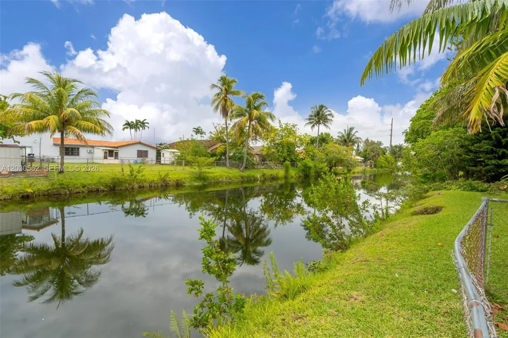 1320 SW 84th Ave Miami, FL 33144