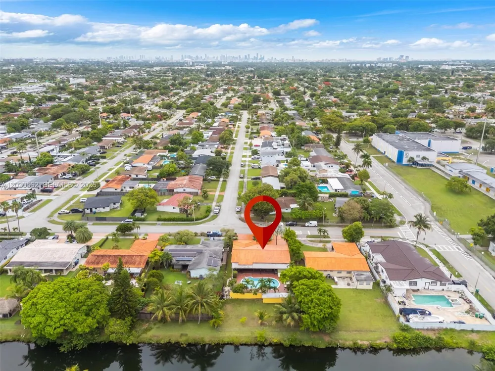 1320 SW 84th Ave Miami, FL 33144