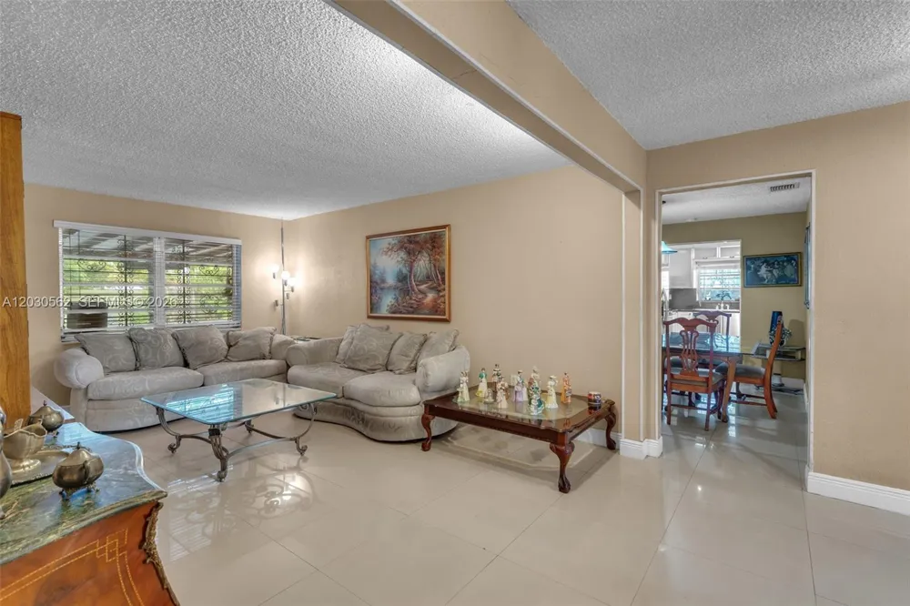 1320 SW 84th Ave Miami, FL 33144
