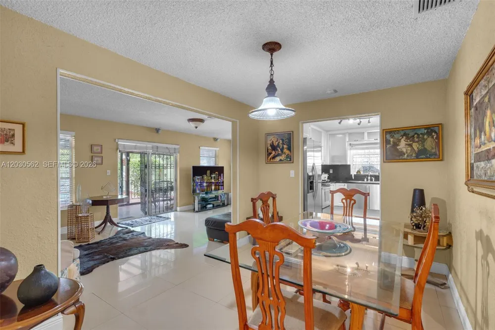 1320 SW 84th Ave Miami, FL 33144