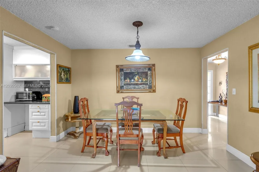1320 SW 84th Ave Miami, FL 33144