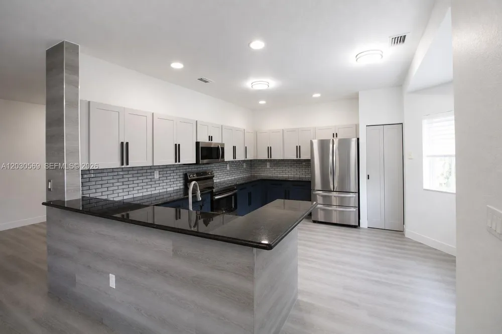 2564 SW 147th Path Miami, FL 33185
