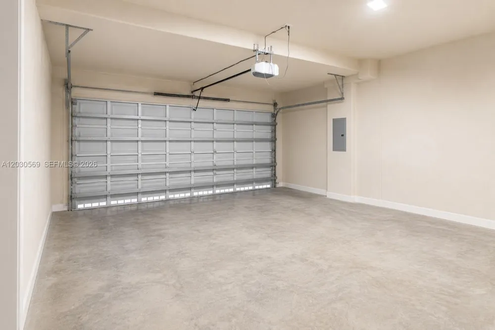 2564 SW 147th Path Miami, FL 33185