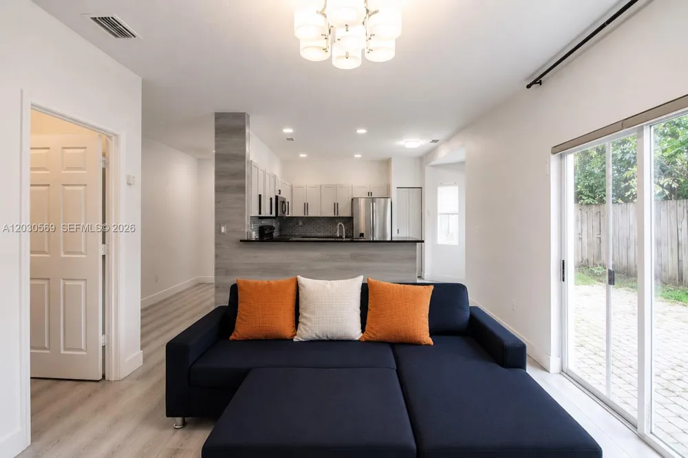 2564 SW 147th Path Miami, FL 33185