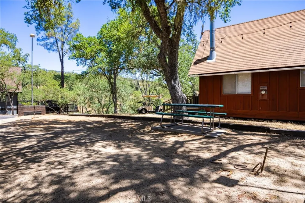 6265 Nacimiento Shores #2 Bradley, CA 93426