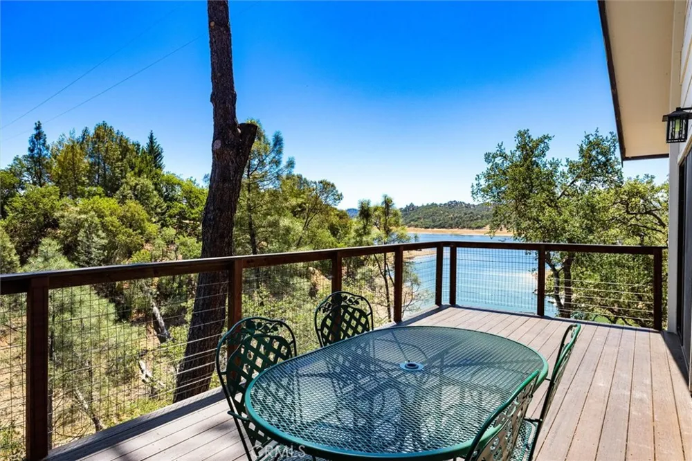 6265 Nacimiento Shores #2 Bradley, CA 93426