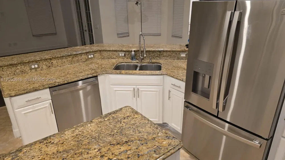 2802 Quiet Water Trail Kissimmee, FL 34744