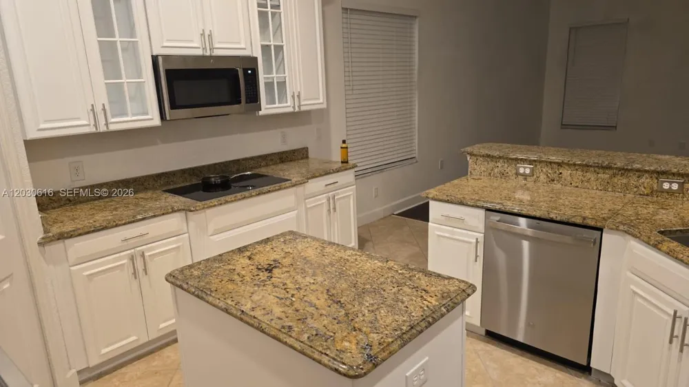 2802 Quiet Water Trail Kissimmee, FL 34744