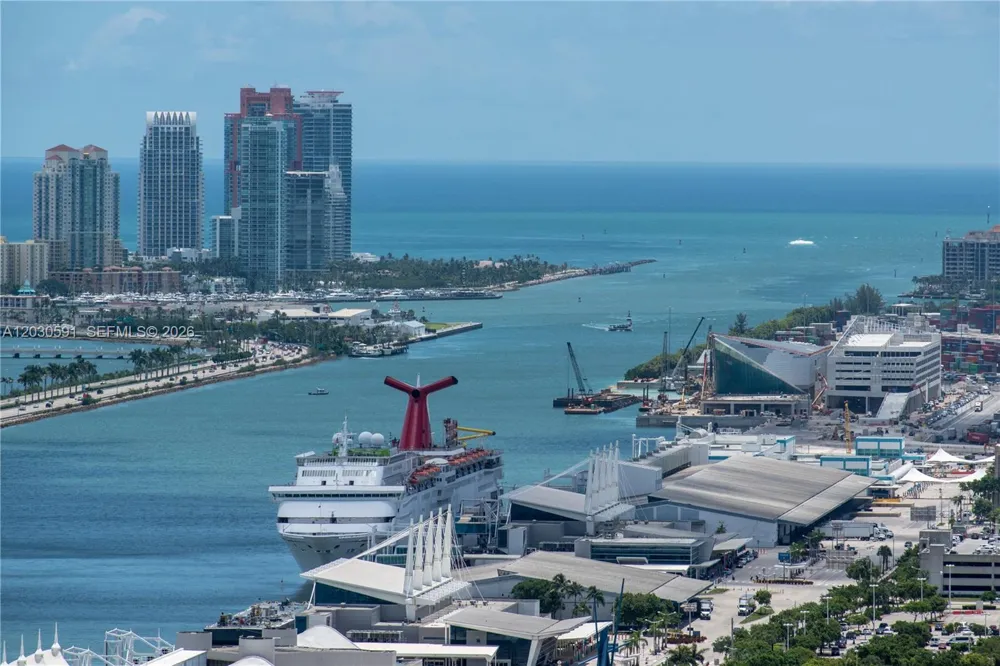 888 Biscayne Blvd #4112