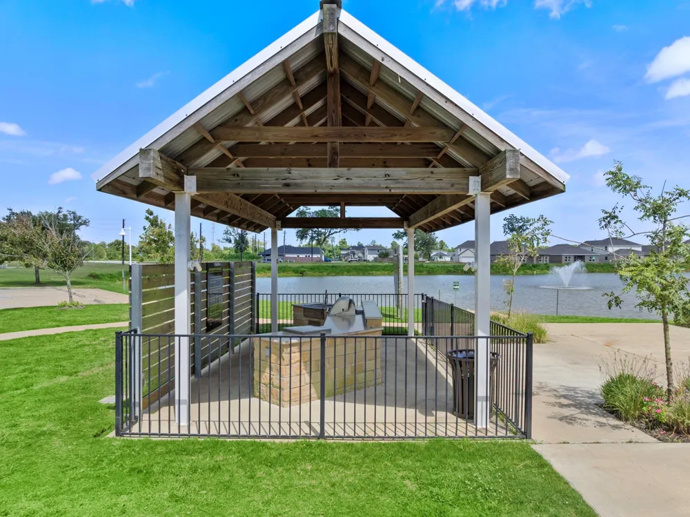 130 Water Grass Trail Clute, TX 77531