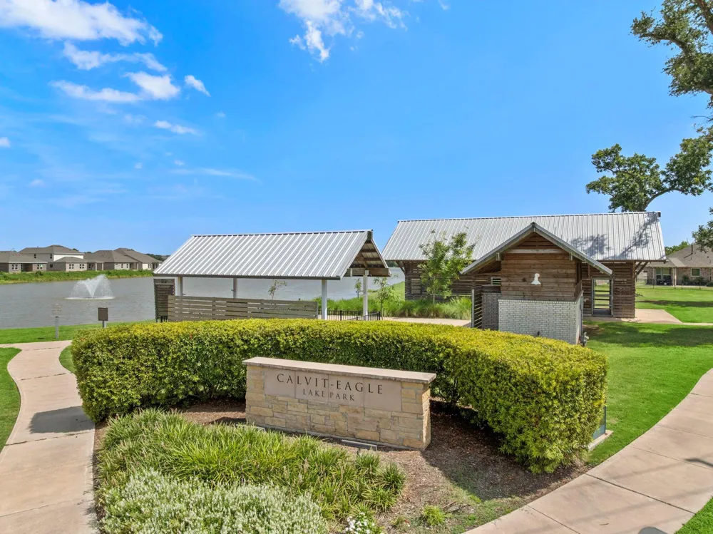 130 Water Grass Trail Clute, TX 77531