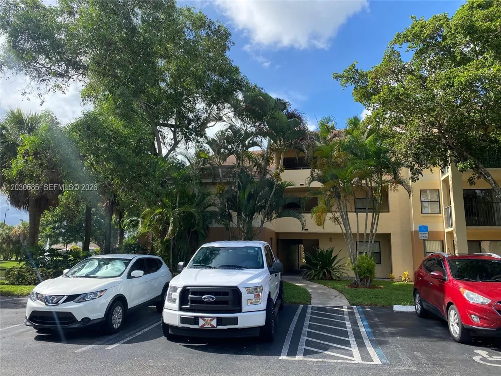 9999 Summerbreeze Dr #915 Sunrise, FL 33322