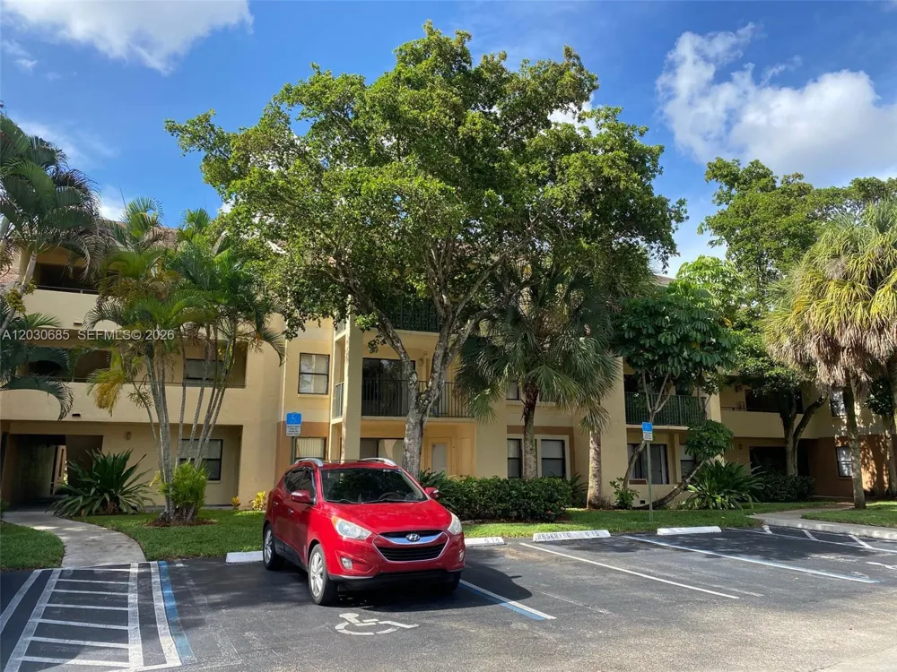 9999 Summerbreeze Dr #915 Sunrise, FL 33322