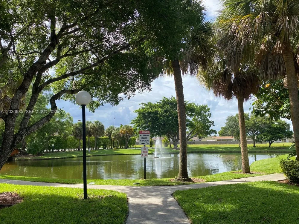 9999 Summerbreeze Dr #915 Sunrise, FL 33322