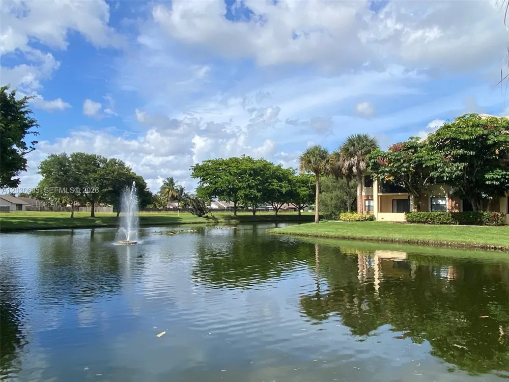 9999 Summerbreeze Dr #915 Sunrise, FL 33322