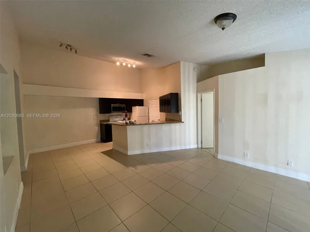 9999 Summerbreeze Dr #915 Sunrise, FL 33322
