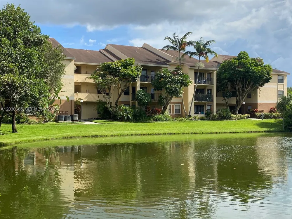 9999 Summerbreeze Dr #915 Sunrise, FL 33322