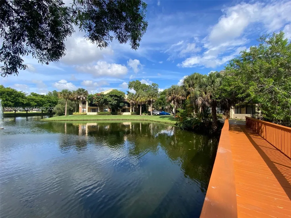 9999 Summerbreeze Dr #915 Sunrise, FL 33322