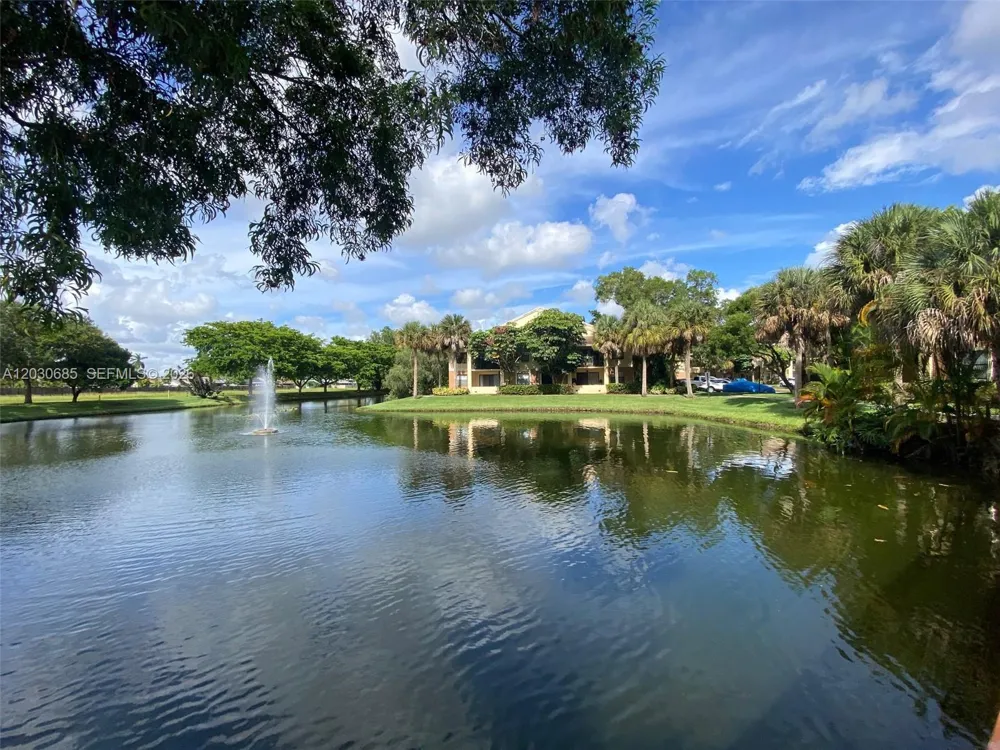 9999 Summerbreeze Dr #915 Sunrise, FL 33322