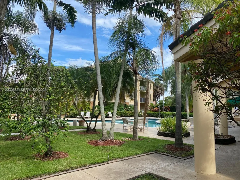 9999 Summerbreeze Dr #915 Sunrise, FL 33322