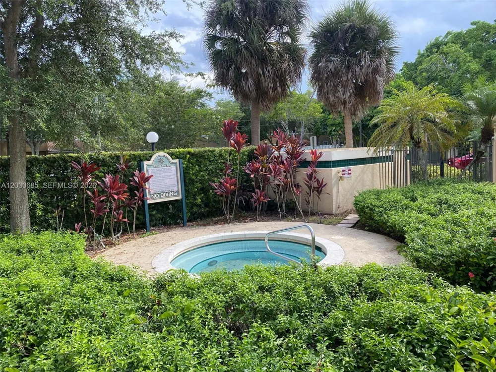 9999 Summerbreeze Dr #915 Sunrise, FL 33322