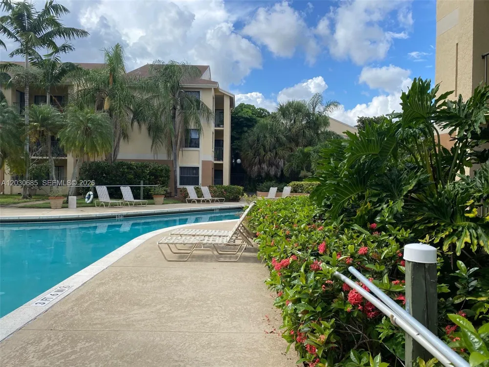 9999 Summerbreeze Dr #915 Sunrise, FL 33322