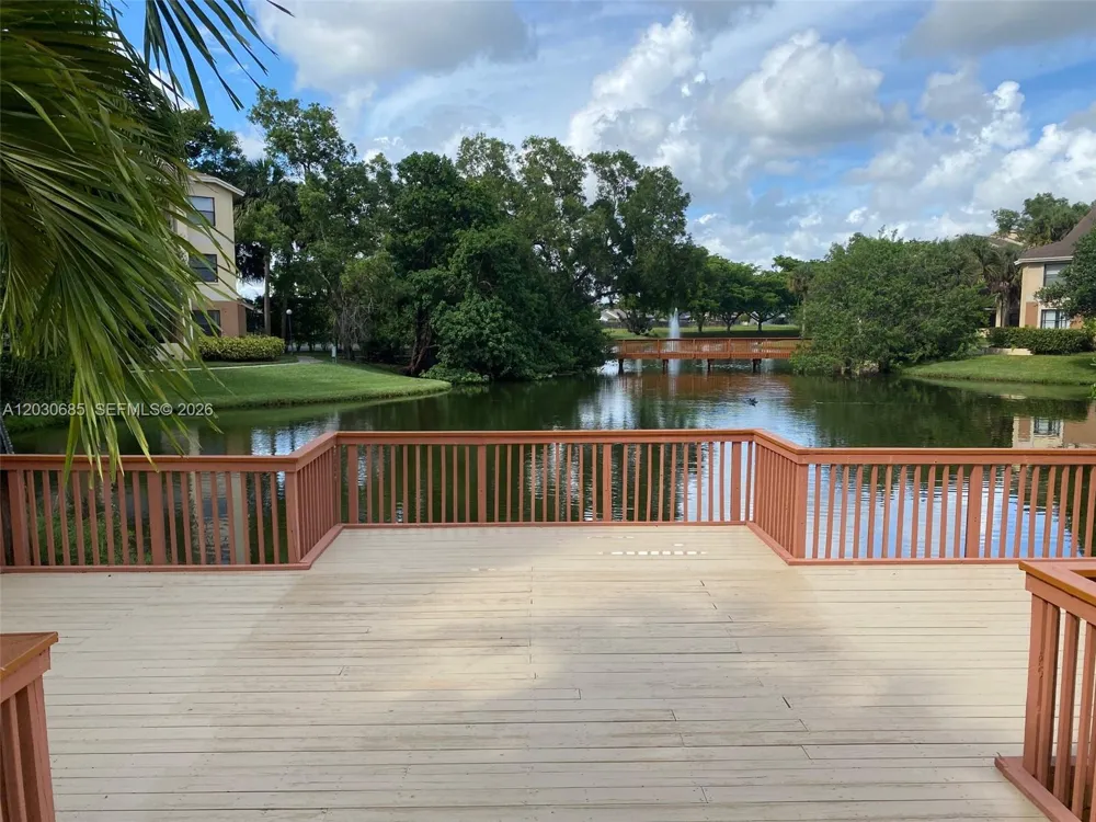 9999 Summerbreeze Dr #915 Sunrise, FL 33322
