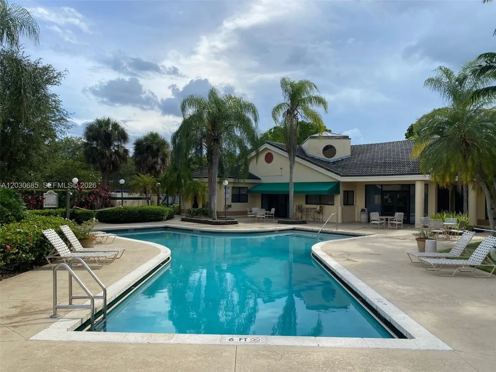 9999 Summerbreeze Dr #915 Sunrise, FL 33322
