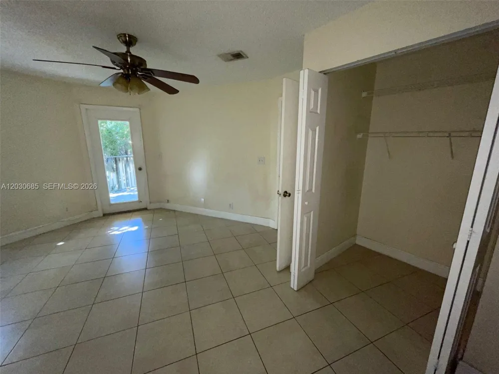 9999 Summerbreeze Dr #915 Sunrise, FL 33322