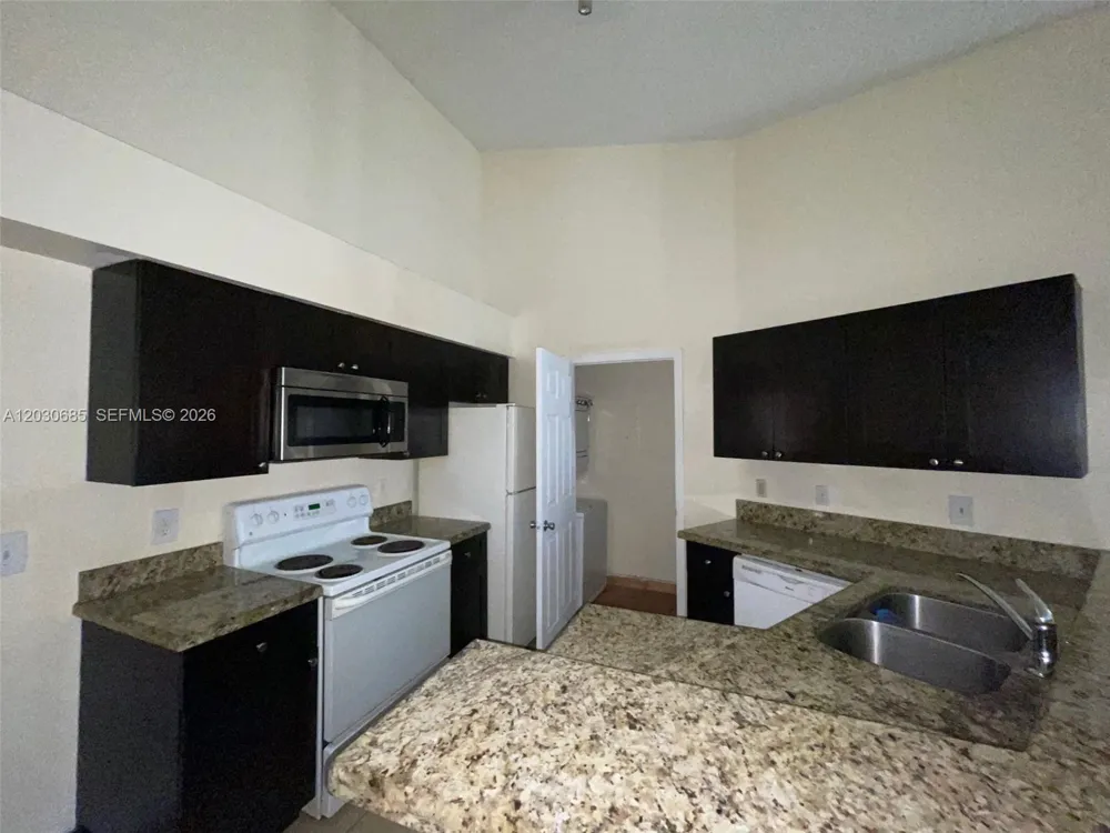 9999 Summerbreeze Dr #915 Sunrise, FL 33322