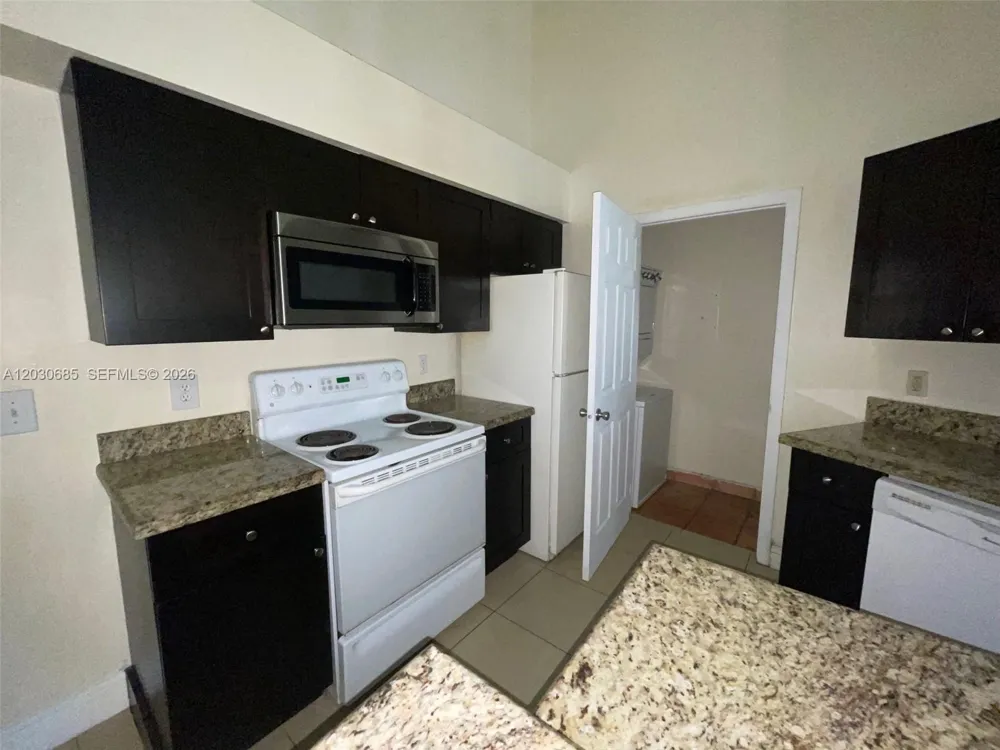 9999 Summerbreeze Dr #915 Sunrise, FL 33322