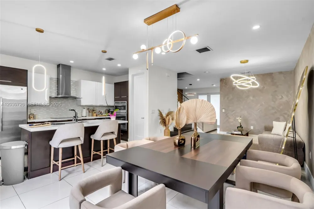 10545 NW 63rd Ter Doral, FL 33178