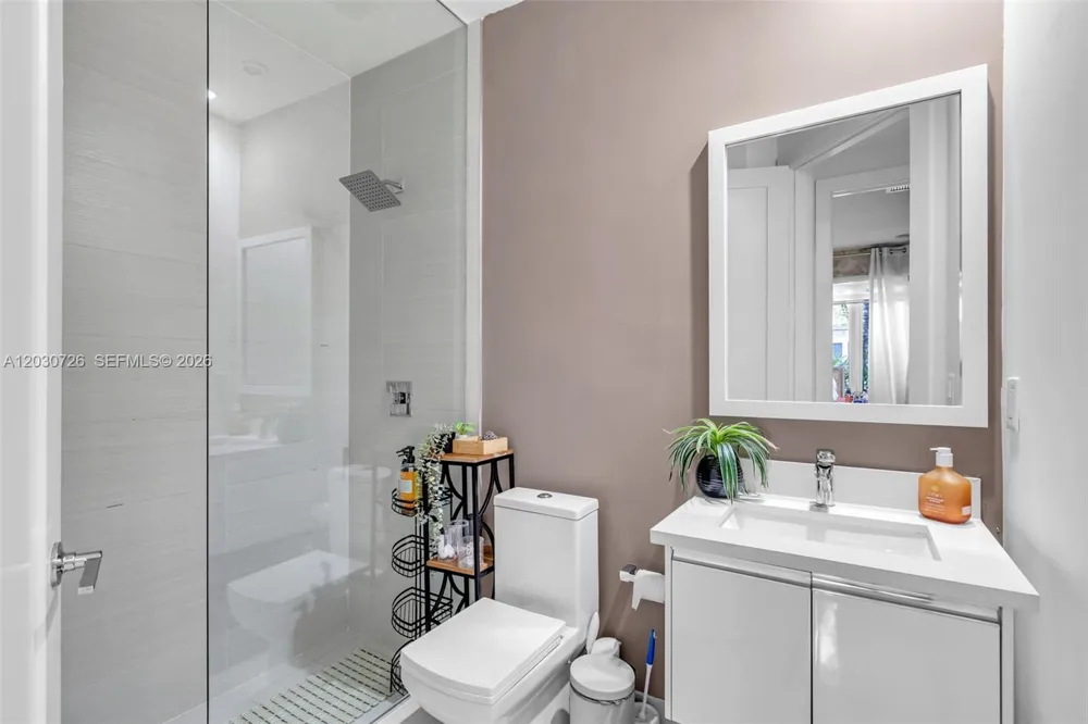 10545 NW 63rd Ter Doral, FL 33178