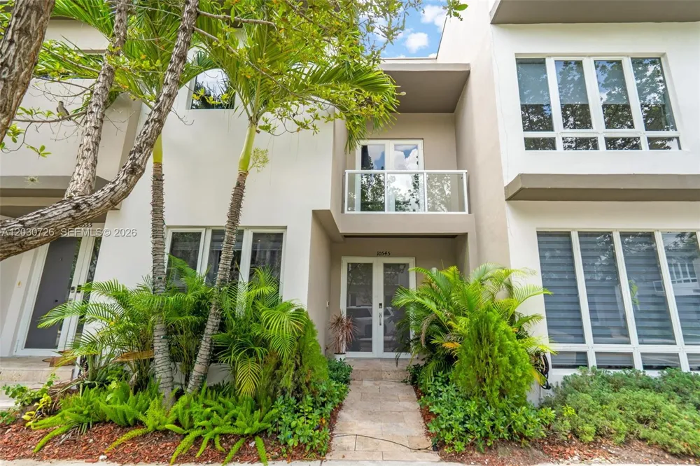 10545 NW 63rd Ter Doral, FL 33178