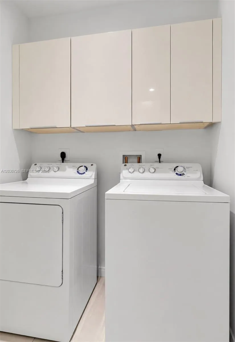 10545 NW 63rd Ter Doral, FL 33178