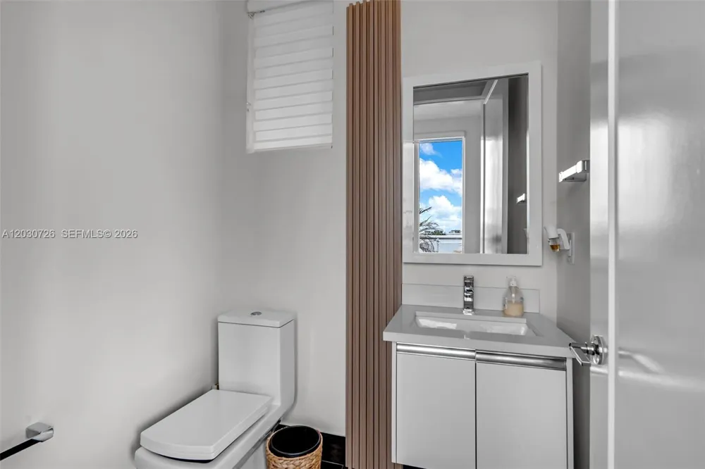 10545 NW 63rd Ter Doral, FL 33178