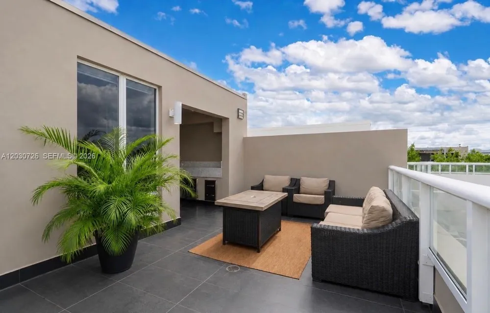 10545 NW 63rd Ter Doral, FL 33178