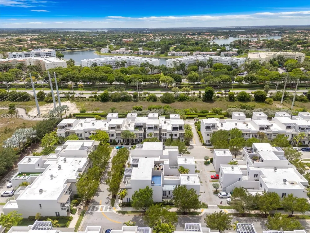 10545 NW 63rd Ter Doral, FL 33178