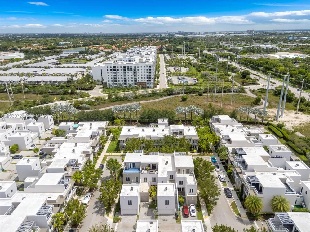 10545 NW 63rd Ter Doral, FL 33178